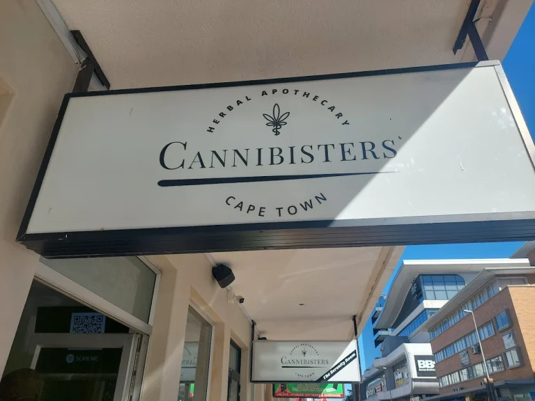 Cannibisters03 768x576