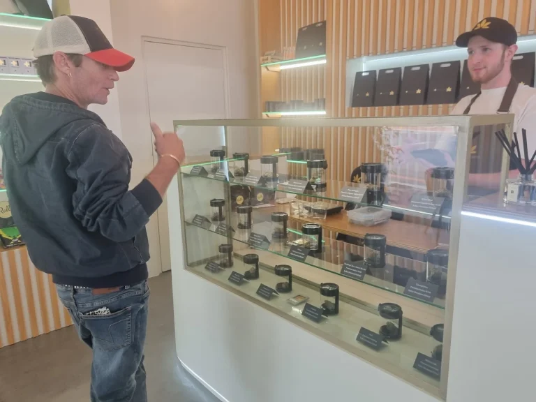 whoomph cannabis dispensary sea point capetown 007 768x576