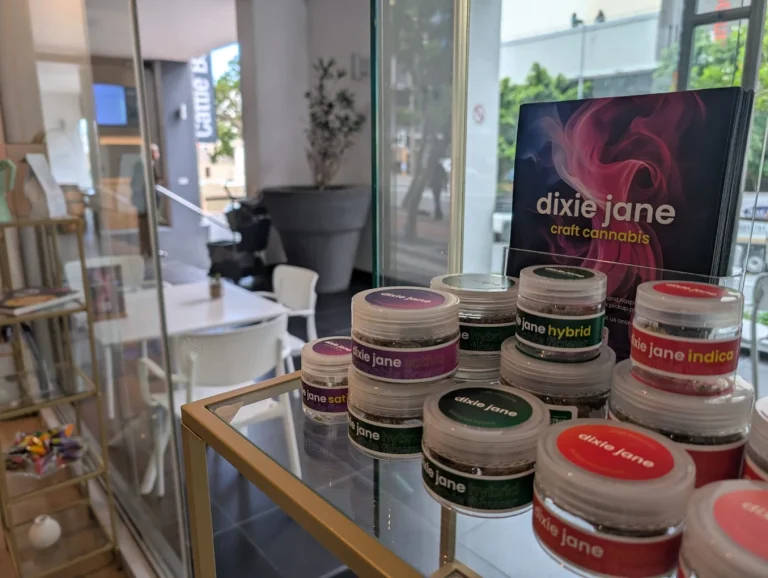 dixie jane craft cannabis de waterkant in store product selection 768x578